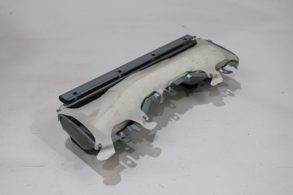 OEM Mercedes - Benz Steering Wheel Airbag – Fits Cls350, Cls500, Cls550, Cls63 (2012–2018) – Part A2128600902 - Mercedes - Benz