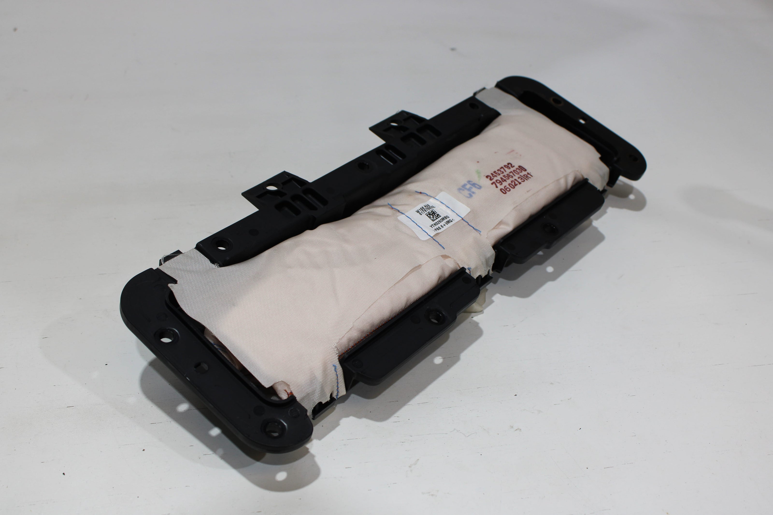 OEM Mercedes - Benz Steering Wheel Airbag – Fits Ml320 Ml350 Ml450 Ml500 Ml550 Ml63 Gl350 Gl450 Gl550 Gl63 (2012–2019) – Part A1668600102 - Mercedes - Benz