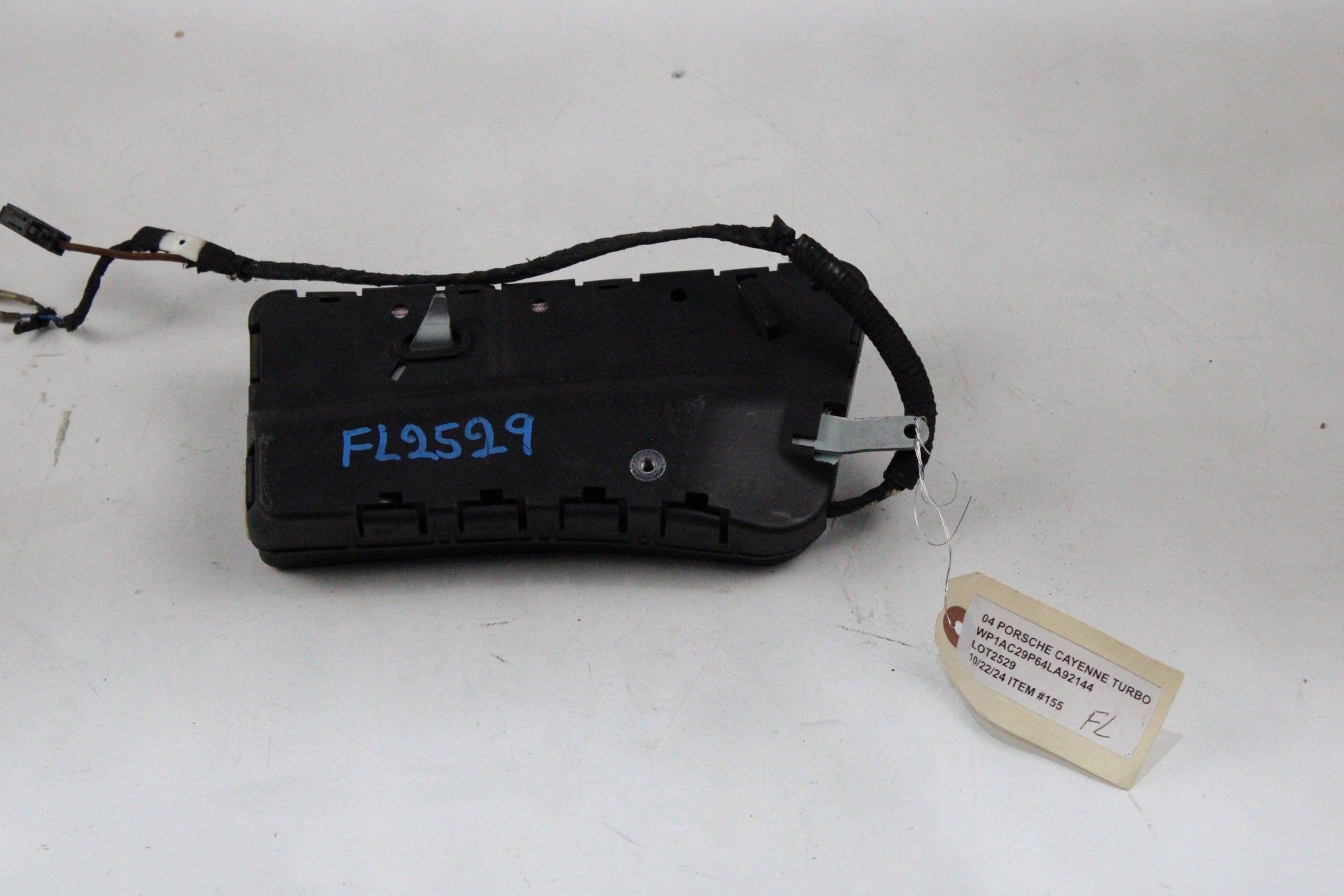 OEM Porsche Driver Seat Airbag – Fits Cayenne (2003–2010) – Part 7L0 880 239 B - Porsche