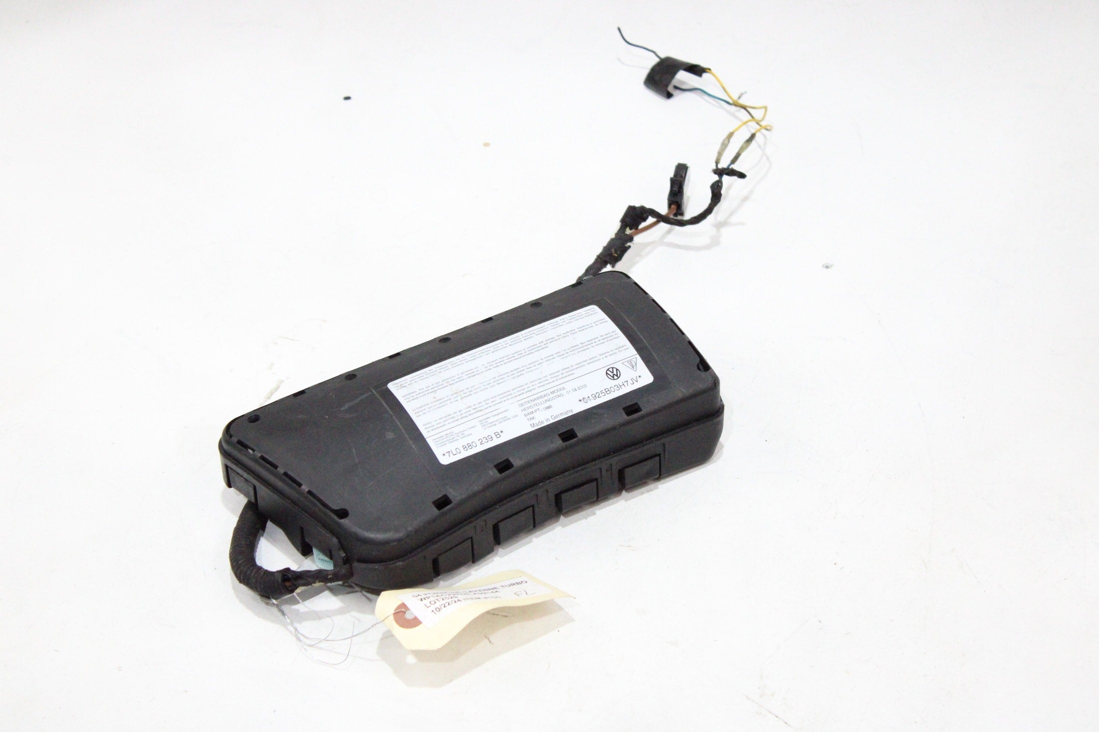 OEM Porsche Driver Seat Airbag – Fits Cayenne (2003–2010) – Part 7L0 880 239 B - Porsche