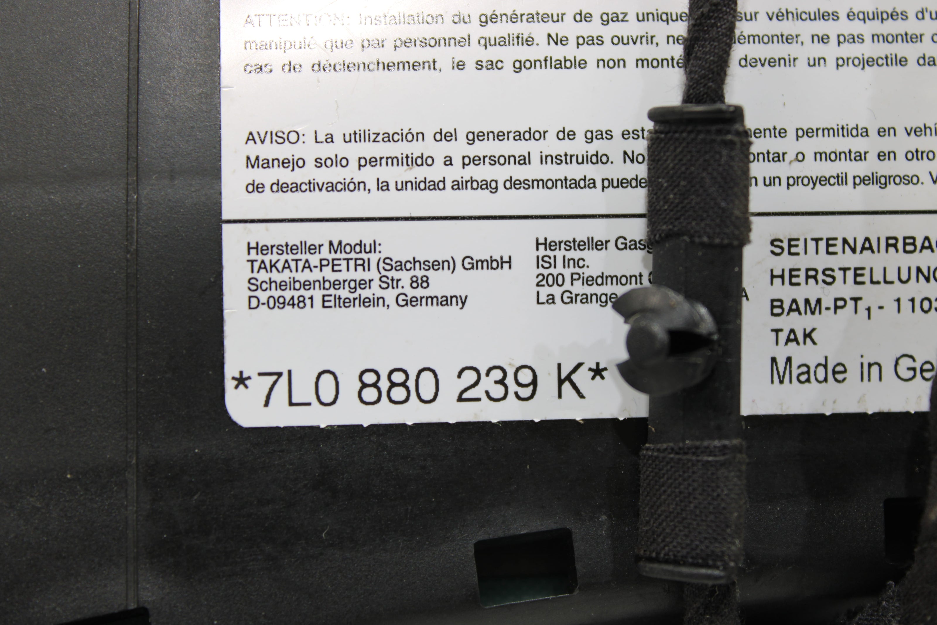 OEM Porsche Side Airbag – Fits Cayenne (2003–2010) – Part 7L0880239K - Porsche