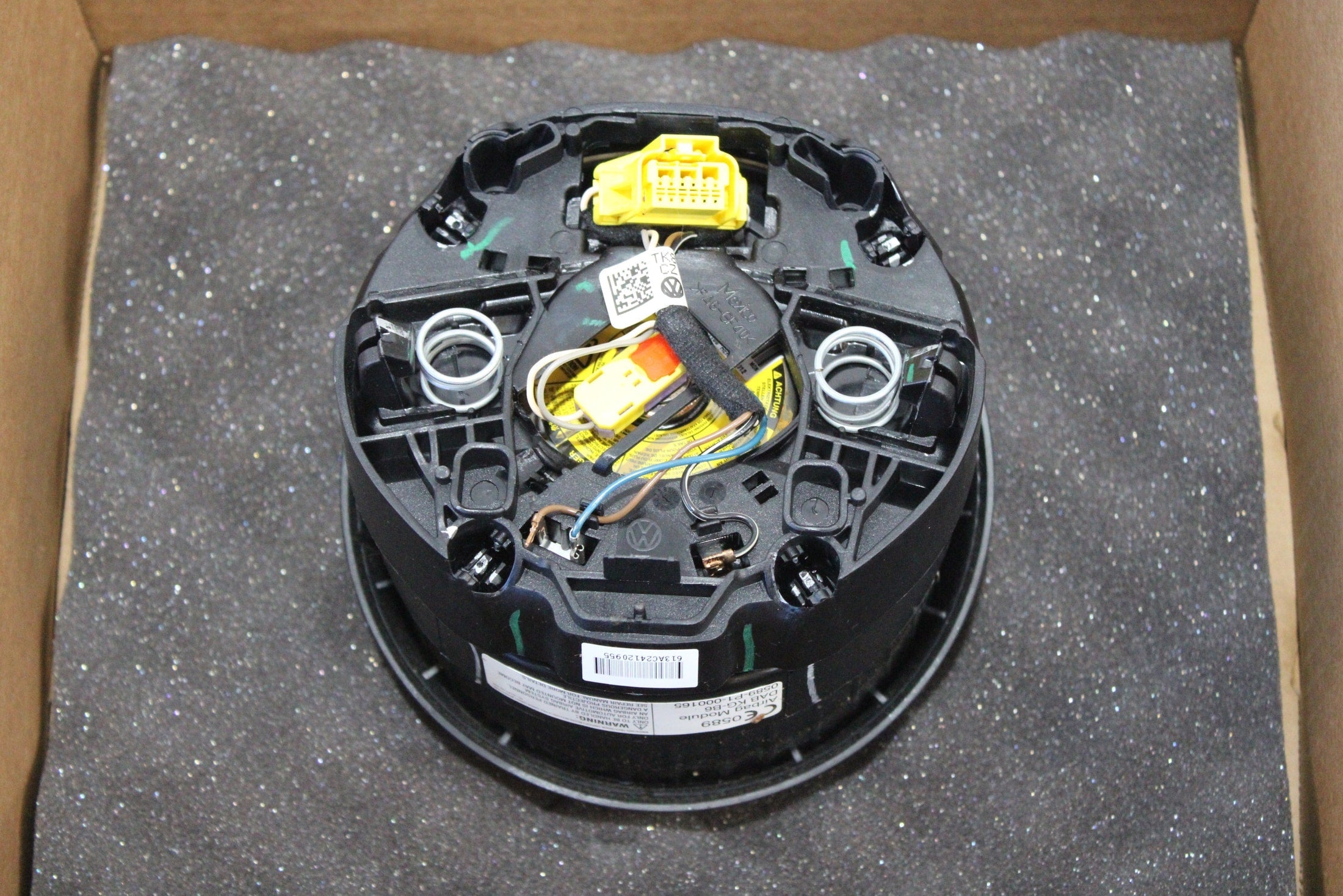 OEM Volkswagen Driver Steering Wheel Airbag – Fits Beetle (2012–2019) – Part #5C5-880-201-AD-81U - Volkswagen